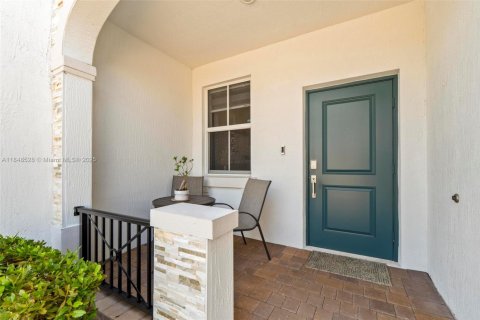 Купить таунхаус в Майами, Флорида 3 спальни, 123.65м2, № 2060147 - фото 5