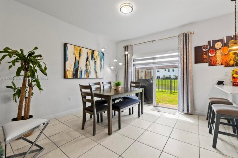 Купить таунхаус в Майами, Флорида 3 спальни, 123.65м2, № 2060147 - фото 11