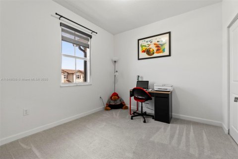 Купить таунхаус в Майами, Флорида 3 спальни, 123.65м2, № 2060147 - фото 29