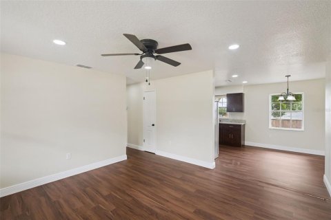 Casa en venta en Haines City, Florida, 3 dormitorios, 90.58 m2 № 2142196 - foto 5