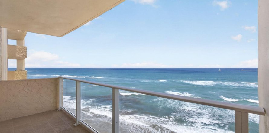 Condominio en Riviera Beach, Florida, 2 dormitorios  № 2089634