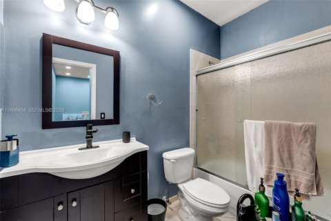 Купить таунхаус в Майами, Флорида 3 спальни, 155.15м2, № 2011188 - фото 20