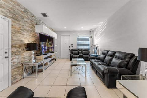 Купить таунхаус в Майами, Флорида 3 спальни, 155.15м2, № 2011188 - фото 6