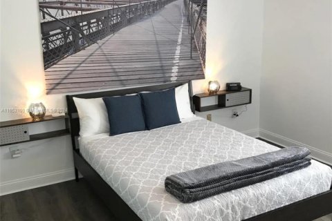 Condo in Miami Beach, Florida, 2 bedrooms  № 1940823 - photo 5