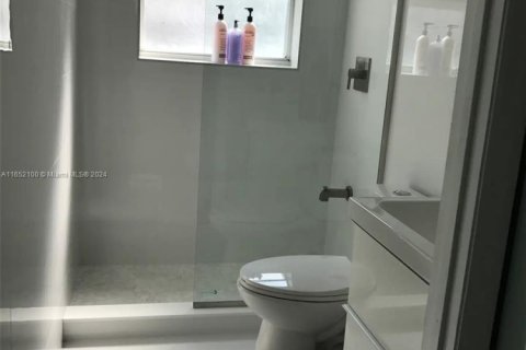 Condo in Miami Beach, Florida, 2 bedrooms  № 1940823 - photo 7