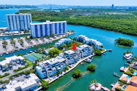 Copropriété à vendre à Sunny Isles Beach, Floride: 3 chambres, 232.26 m2 № 1741387 - photo 2