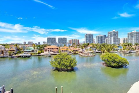 Copropriété à vendre à Sunny Isles Beach, Floride: 3 chambres, 232.26 m2 № 1741387 - photo 14