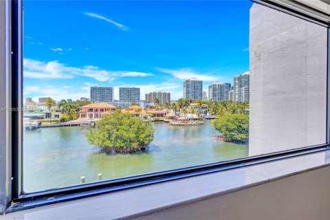 Copropriété à vendre à Sunny Isles Beach, Floride: 3 chambres, 232.26 m2 № 1741387 - photo 25