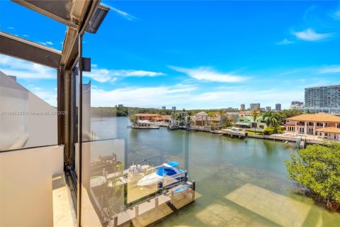 Copropriété à vendre à Sunny Isles Beach, Floride: 3 chambres, 232.26 m2 № 1741387 - photo 15