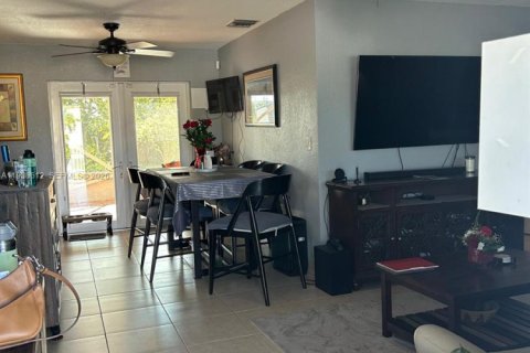 Villa ou maison à vendre à Miami Gardens, Floride: 4 chambres, 102.56 m2 № 1996681 - photo 22