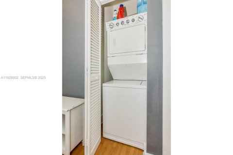 Condominio en venta en Miami Beach, Florida, 1 dormitorio, 68.47 m2 № 2035530 - foto 20