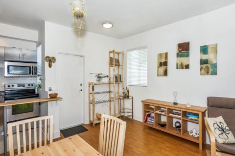 Condominio en venta en Miami Beach, Florida, 1 dormitorio, 68.47 m2 № 2035530 - foto 10