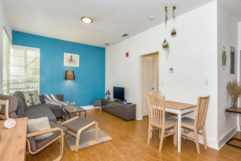 Condominio en venta en Miami Beach, Florida, 1 dormitorio, 68.47 m2 № 2035530 - foto 4