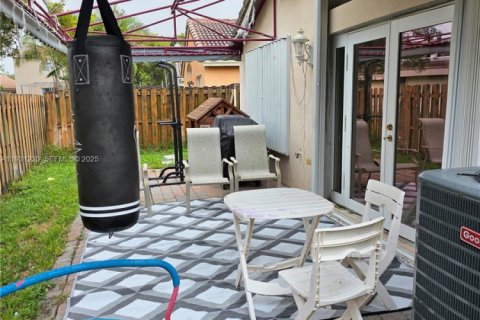 Casa en venta en Homestead, Florida, 3 dormitorios, 124.12 m2 № 1990301 - foto 24