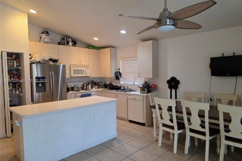 Casa en venta en Homestead, Florida, 3 dormitorios, 124.12 m2 № 1990301 - foto 5