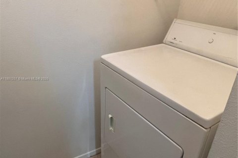 Apartamento en alquiler en Coral Springs, Florida, 3 dormitorios, 121.24 m2 № 1924494 - foto 6