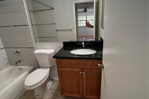 Apartamento en alquiler en Coral Springs, Florida, 3 dormitorios, 121.24 m2 № 1924494 - foto 11