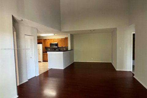 Apartamento en alquiler en Coral Springs, Florida, 3 dormitorios, 121.24 m2 № 1924494 - foto 3