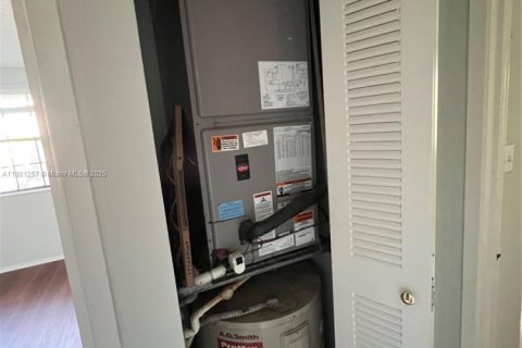 Apartamento en alquiler en Coral Springs, Florida, 3 dormitorios, 121.24 m2 № 1924494 - foto 17