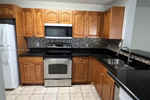 Apartamento en alquiler en Coral Springs, Florida, 3 dormitorios, 121.24 m2 № 1924494 - foto 1