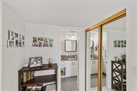 Купить кондоминиум в Ройял-Палм-Бич, Флорида 2 спальни, 100.33м2, № 1951959 - фото 27