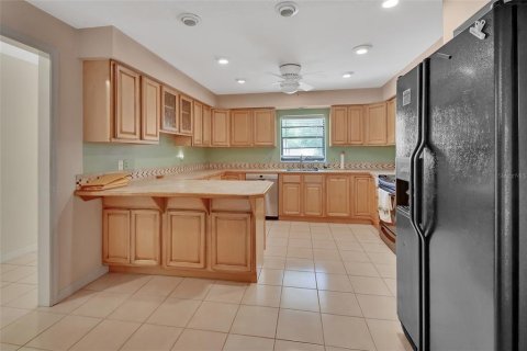 House in DeLand, Florida 3 bedrooms, 169.08 sq.m. № 1680753 - photo 12