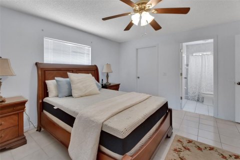 House in DeLand, Florida 3 bedrooms, 169.08 sq.m. № 1680753 - photo 20