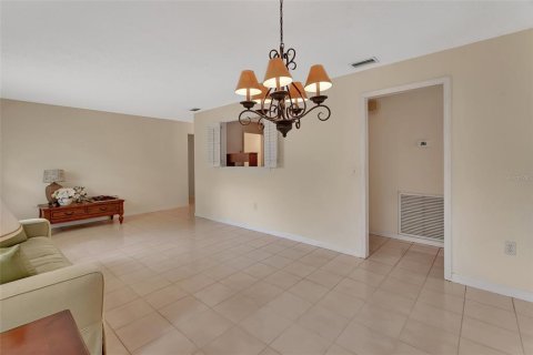 House in DeLand, Florida 3 bedrooms, 169.08 sq.m. № 1680753 - photo 11