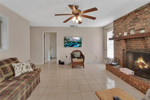House in DeLand, Florida 3 bedrooms, 169.08 sq.m. № 1680753 - photo 7