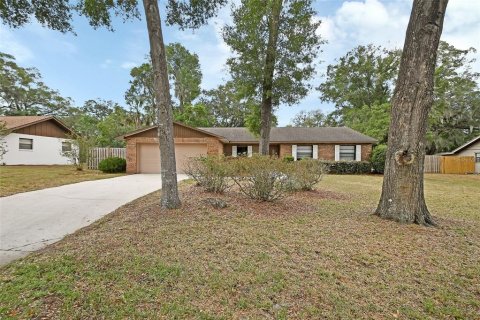 House in DeLand, Florida 3 bedrooms, 169.08 sq.m. № 1680753 - photo 1