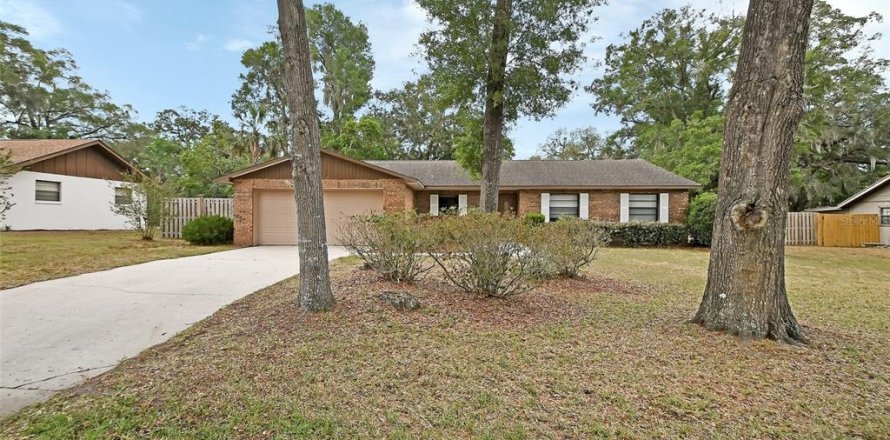 House in DeLand, Florida 3 bedrooms, 169.08 sq.m. № 1680753
