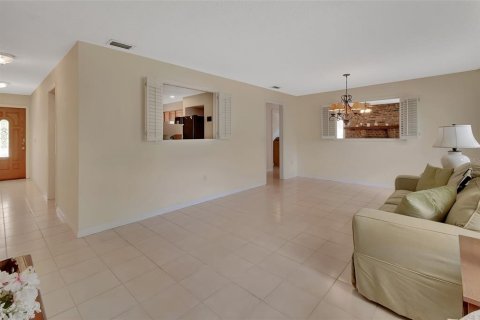 House in DeLand, Florida 3 bedrooms, 169.08 sq.m. № 1680753 - photo 9