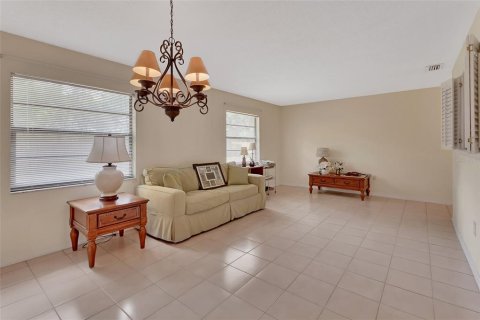 House in DeLand, Florida 3 bedrooms, 169.08 sq.m. № 1680753 - photo 10