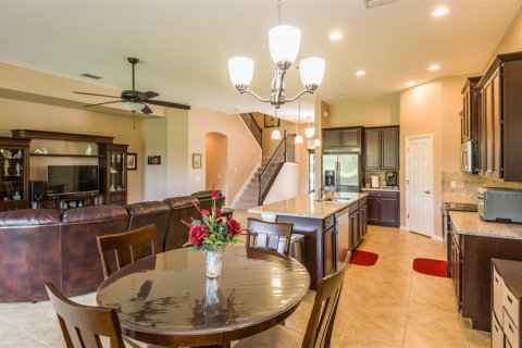House in Venice, Florida 3 bedrooms, 248.61 sq.m. № 2401210 - photo 13