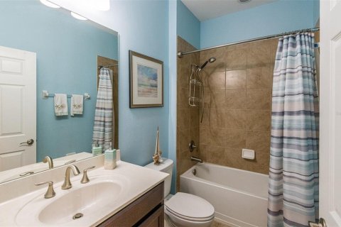 House in Venice, Florida 3 bedrooms, 248.61 sq.m. № 2401210 - photo 17
