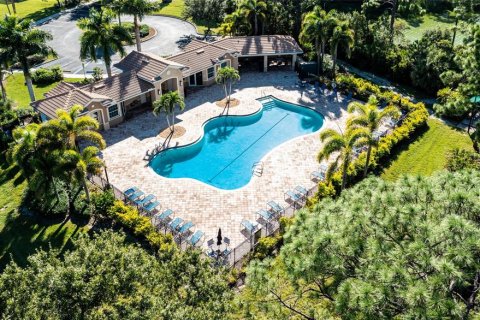 House in Venice, Florida 3 bedrooms, 248.61 sq.m. № 2401210 - photo 21