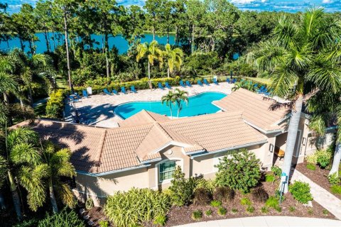 House in Venice, Florida 3 bedrooms, 248.61 sq.m. № 2401210 - photo 23