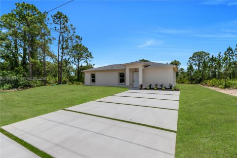 Villa ou maison à Lehigh Acres, Floride 3 chambres, 98.29 m2 № 2027486