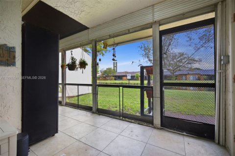 Villa ou maison à vendre à Plantation, Floride: 2 chambres, 98.66 m2 № 2081289 - photo 25