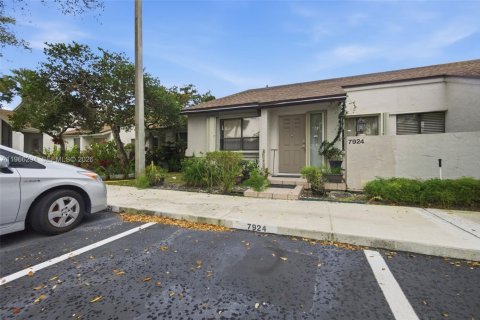 Villa ou maison à vendre à Plantation, Floride: 2 chambres, 98.66 m2 № 2081289 - photo 5