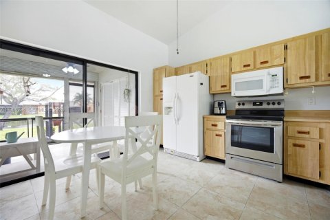 Villa ou maison à vendre à Plantation, Floride: 2 chambres, 98.66 m2 № 2081289 - photo 12