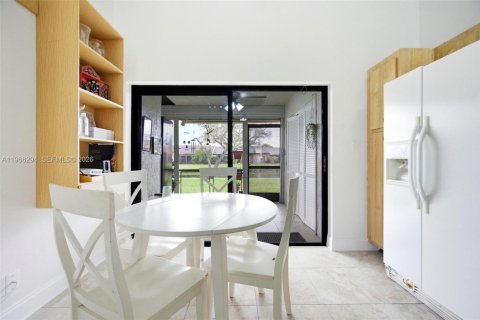 Villa ou maison à vendre à Plantation, Floride: 2 chambres, 98.66 m2 № 2081289 - photo 13
