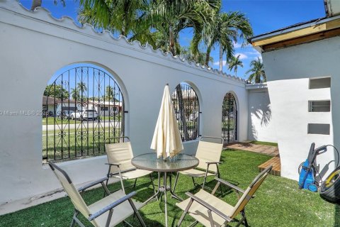 House in Hollywood, Florida 3 bedrooms № 1860261 - photo 3