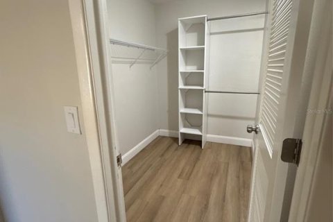 Condo in Palm Harbor, Florida, 2 bedrooms № 2214065 - photo 17