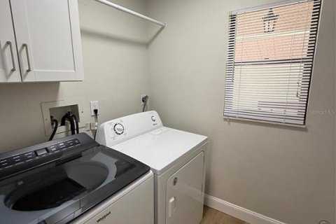 Condo in Palm Harbor, Florida, 2 bedrooms № 2214065 - photo 8