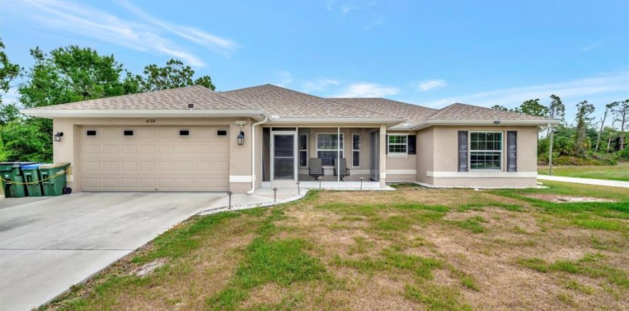 House in North Port, Florida 3 bedrooms, 142.51 sq.m. № 1725608