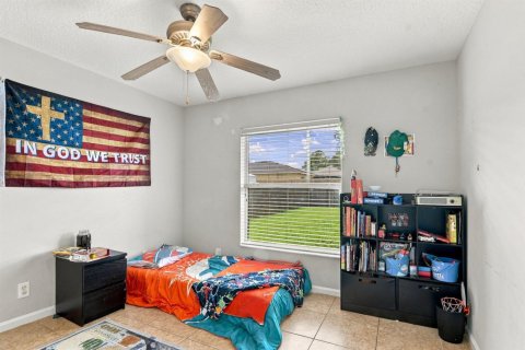 House in Port St. Lucie, Florida 3 bedrooms, 137.22 sq.m. № 2378662 - photo 14