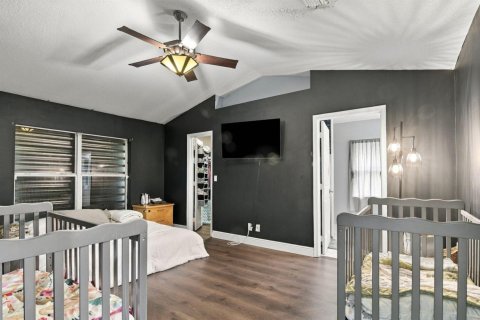 House in Port St. Lucie, Florida 3 bedrooms, 137.22 sq.m. № 2378662 - photo 16