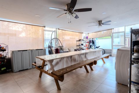 Villa ou maison à vendre à Miramar, Floride: 4 chambres, 162.76 m2 № 2146332 - photo 5