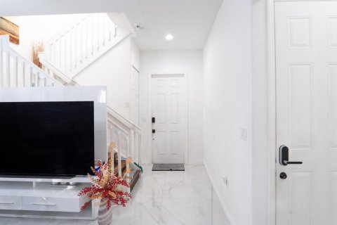 Villa ou maison à vendre à Miramar, Floride: 4 chambres, 162.76 m2 № 2146332 - photo 3